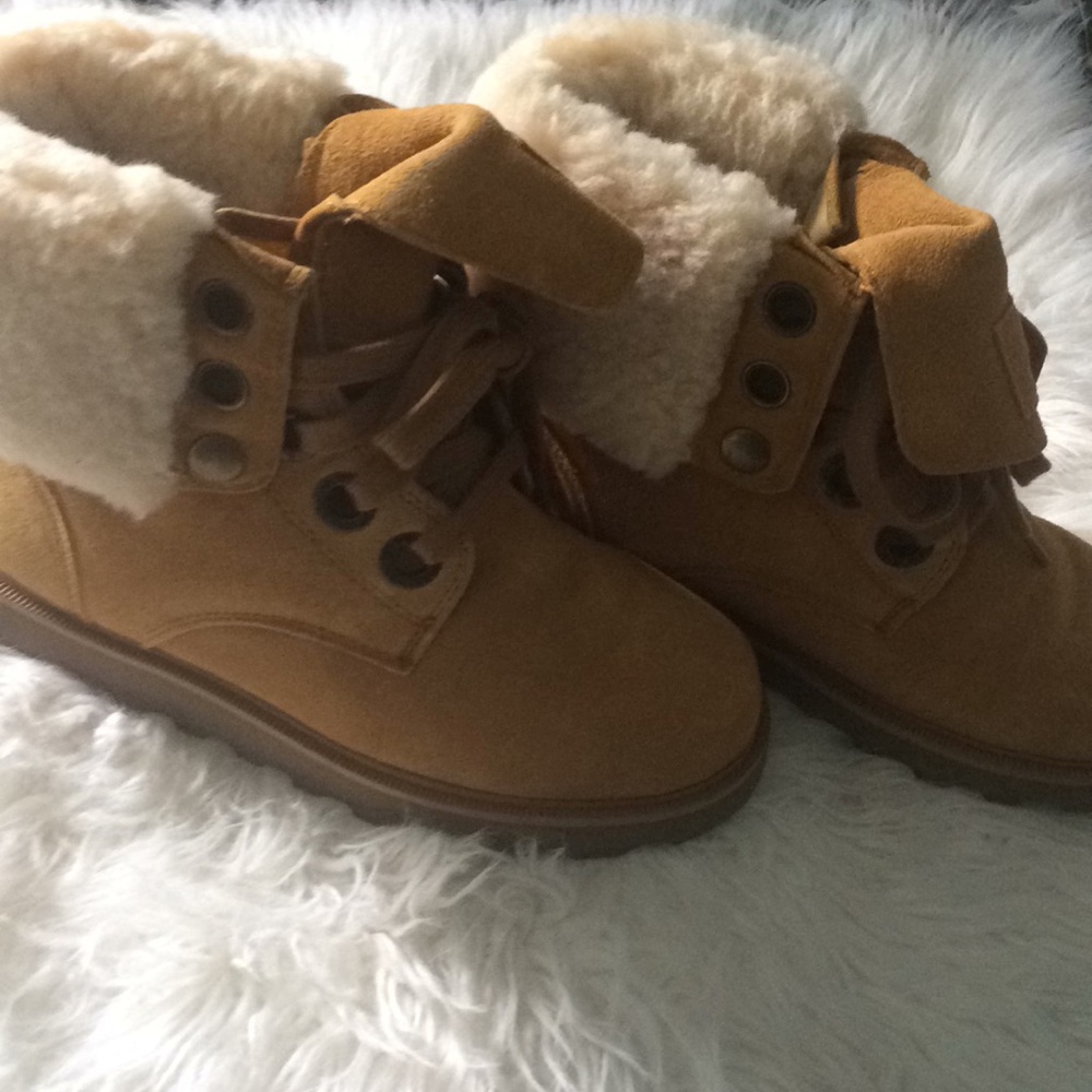 Bearpaw BOOTs